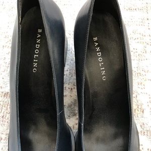 Size 10 Bandolino Navy Blue Pumps